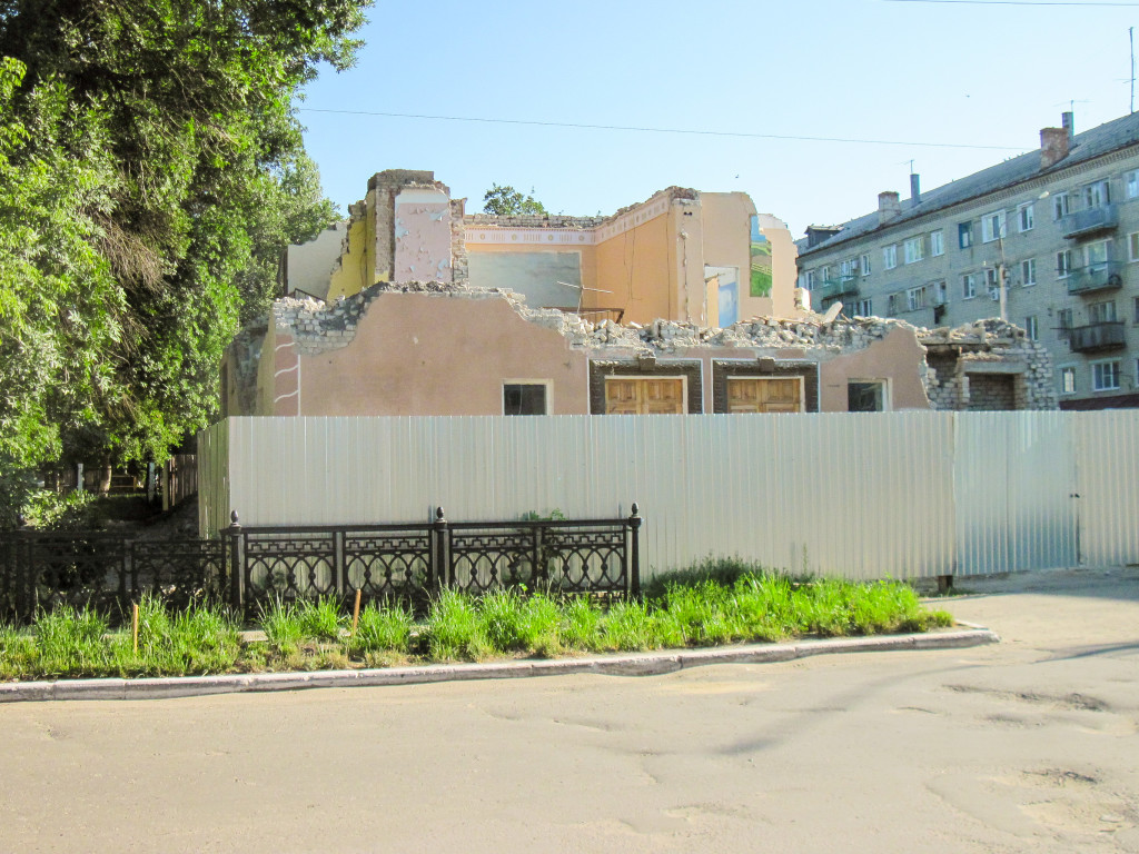 8. Культовый кинотеатр «Спутник», ныне разрушенный.
